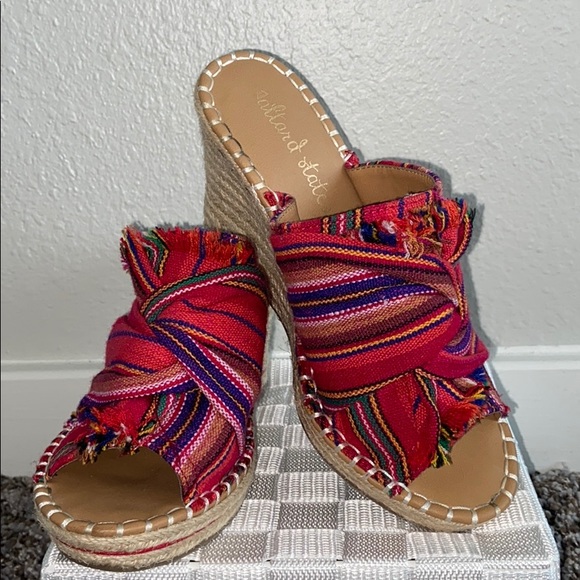 Multi-colored wedges - Picture 2 of 4